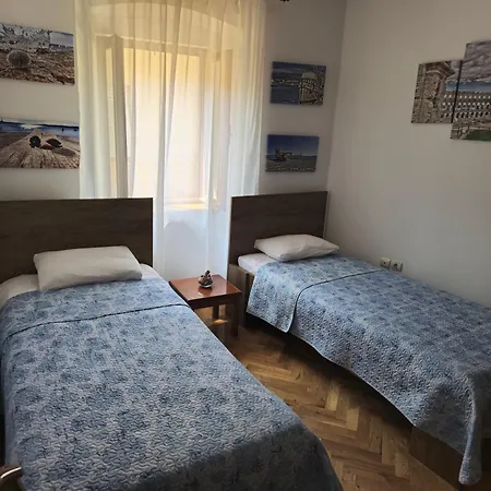 Zofija Apartment, A 5 Min Walk From The Arena * Pula