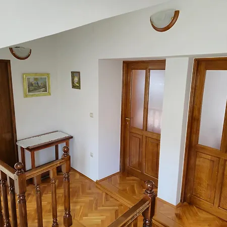 Apartman Private Townhouse Near Arena