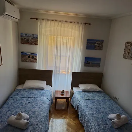 Apartment Zofija Apartment, A 5 Min Walk From The Arena Pula