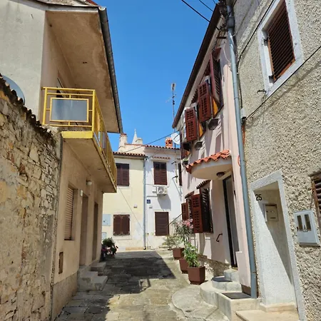 Private Townhouse Near Arena Apartman *