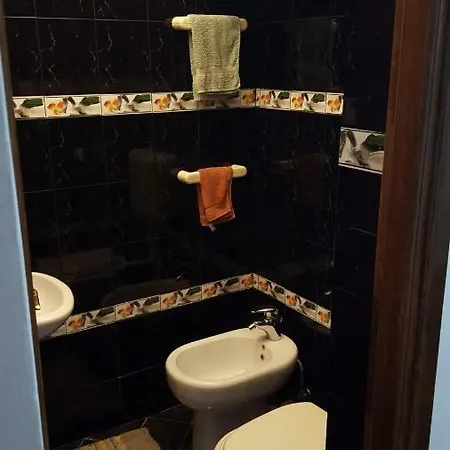 アパート Zofija Apartment, A 5 Min Walk From The Arena プーラ